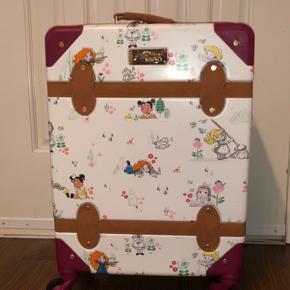 New with Tags Disney Animators Luggage